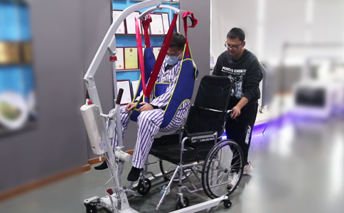 卧床患者上车轮椅方法