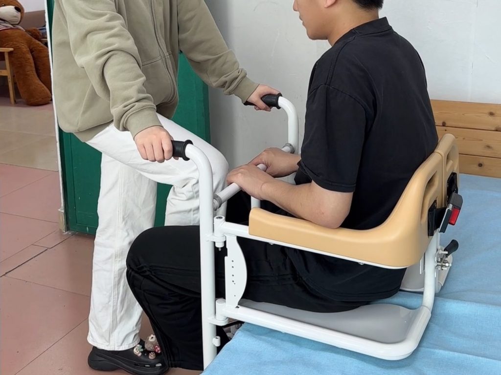 如何将患者从移位车转移回床上