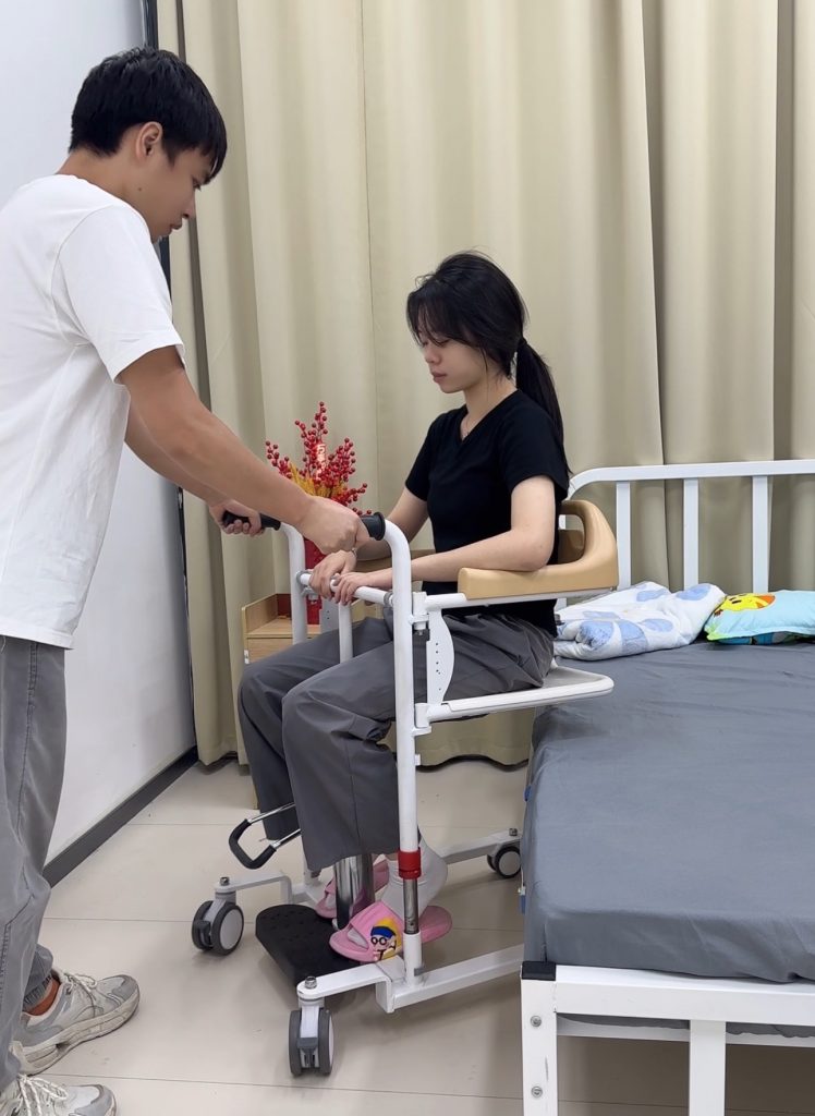 护理移位车帮助护理者减轻护理难度