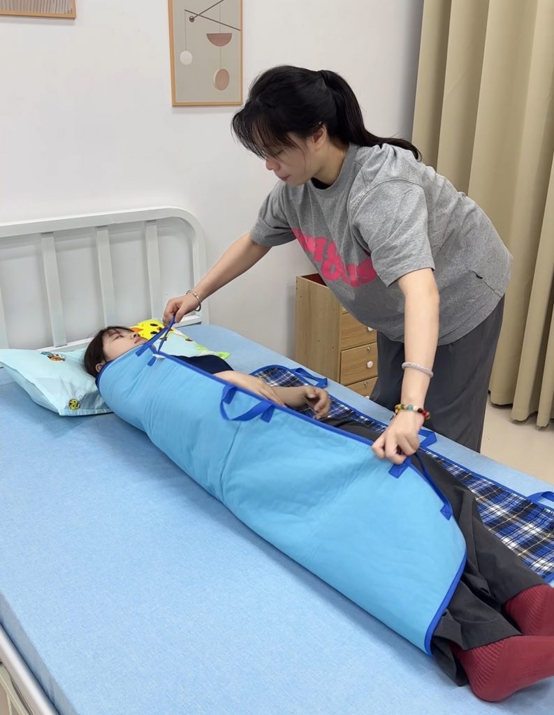 护理翻身隔尿垫对卧床老人好吗？