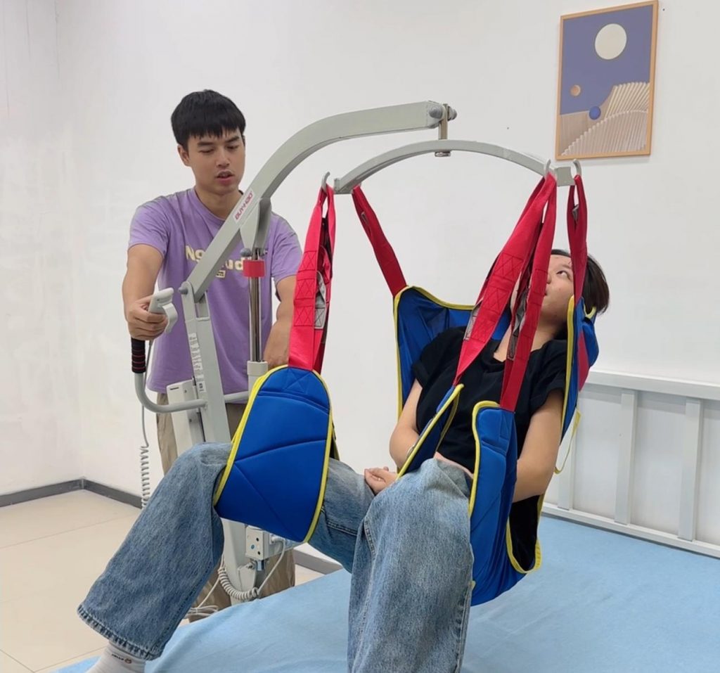 移位机护理瘫痪老人有难度吗